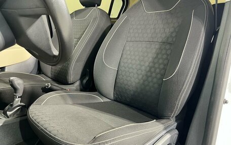 Renault Logan II, 2015 год, 800 000 рублей, 14 фотография