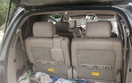 KIA Carnival III, 2005 год, 650 000 рублей, 8 фотография