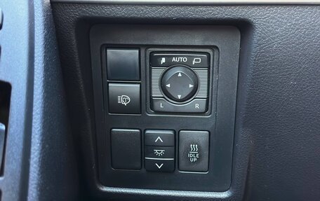 Toyota Land Cruiser Prado 150 рестайлинг 2, 2017 год, 3 749 000 рублей, 14 фотография