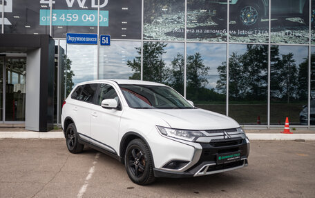Mitsubishi Outlander III рестайлинг 3, 2018 год, 1 429 000 рублей, 3 фотография