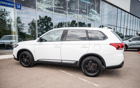 Mitsubishi Outlander III рестайлинг 3, 2018 год, 1 429 000 рублей, 6 фотография