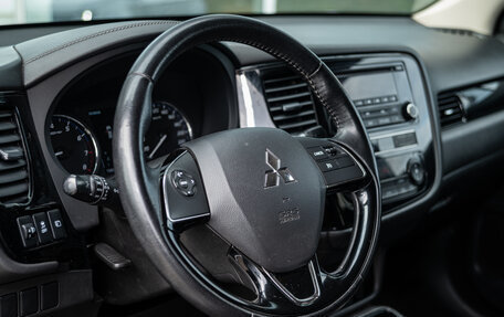Mitsubishi Outlander III рестайлинг 3, 2018 год, 1 429 000 рублей, 11 фотография