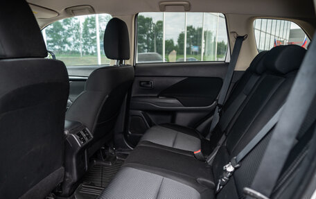 Mitsubishi Outlander III рестайлинг 3, 2018 год, 1 429 000 рублей, 13 фотография