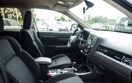 Mitsubishi Outlander III рестайлинг 3, 2018 год, 1 429 000 рублей, 15 фотография