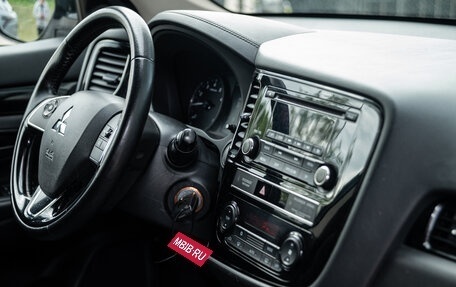 Mitsubishi Outlander III рестайлинг 3, 2018 год, 1 429 000 рублей, 16 фотография
