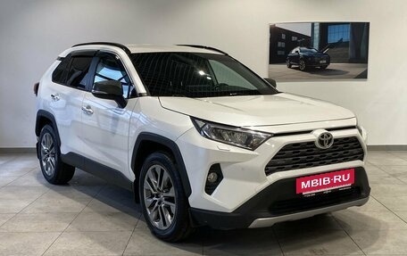 Toyota RAV4, 2019 год, 2 569 000 рублей, 3 фотография