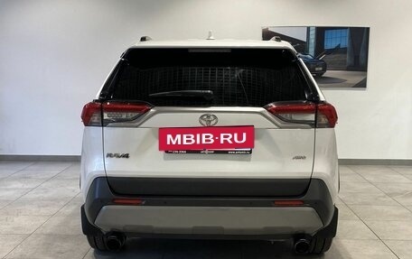Toyota RAV4, 2019 год, 2 569 000 рублей, 6 фотография