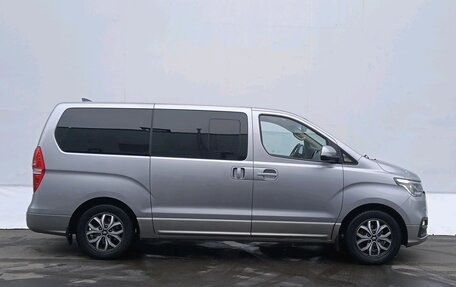 Hyundai H-1 II рестайлинг, 2021 год, 3 395 000 рублей, 4 фотография