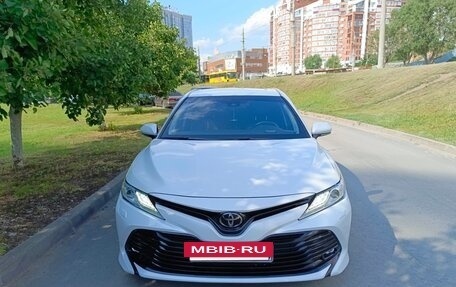 Toyota Camry, 2019 год, 2 800 000 рублей, 2 фотография