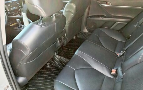 Toyota Camry, 2019 год, 2 800 000 рублей, 9 фотография