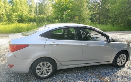Hyundai Solaris II рестайлинг, 2015 год, 700 000 рублей, 5 фотография