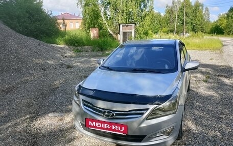 Hyundai Solaris II рестайлинг, 2015 год, 700 000 рублей, 2 фотография
