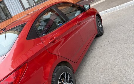 Hyundai Solaris II рестайлинг, 2014 год, 1 100 000 рублей, 4 фотография