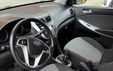 Hyundai Solaris II рестайлинг, 2014 год, 1 100 000 рублей, 8 фотография