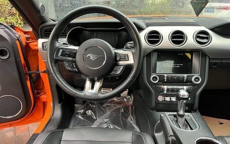 Ford Mustang VI рестайлинг, 2021 год, 2 700 000 рублей, 7 фотография