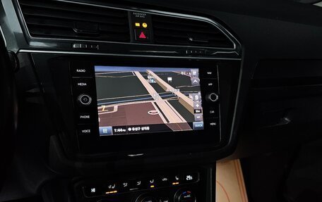 Volkswagen Tiguan II, 2021 год, 2 498 000 рублей, 12 фотография