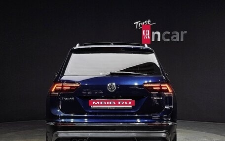 Volkswagen Tiguan II, 2021 год, 2 498 000 рублей, 4 фотография