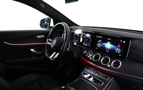 Mercedes-Benz E-Класс, 2021 год, 4 450 000 рублей, 10 фотография