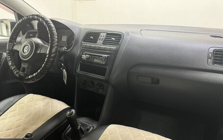 Volkswagen Polo VI (EU Market), 2011 год, 640 000 рублей, 12 фотография