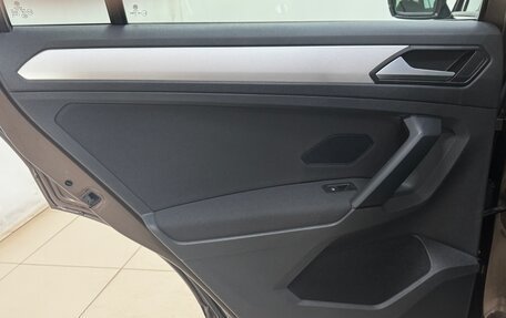 Volkswagen Tiguan II, 2019 год, 2 580 000 рублей, 13 фотография