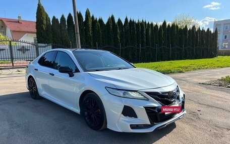 Toyota Camry, 2020 год, 2 990 000 рублей, 4 фотография