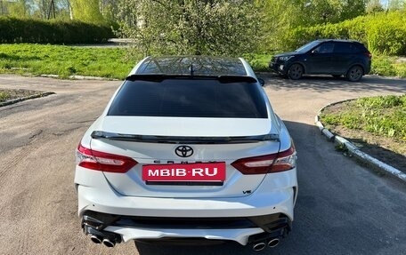 Toyota Camry, 2020 год, 2 990 000 рублей, 9 фотография