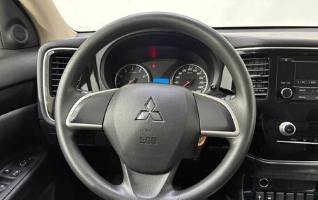 Mitsubishi Outlander III рестайлинг 3, 2020 год, 2 095 000 рублей, 11 фотография