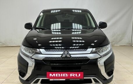 Mitsubishi Outlander III рестайлинг 3, 2020 год, 2 095 000 рублей, 2 фотография