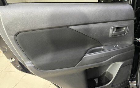 Mitsubishi Outlander III рестайлинг 3, 2020 год, 2 095 000 рублей, 14 фотография