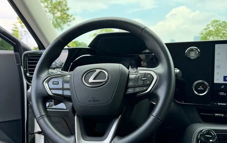 Lexus NX, 2021 год, 3 300 000 рублей, 8 фотография