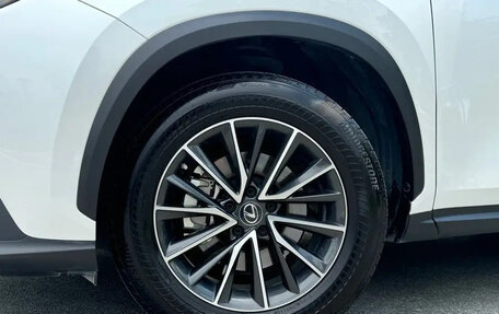 Lexus NX, 2021 год, 3 300 000 рублей, 13 фотография
