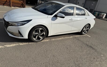 Hyundai Elantra, 2022 год, 1 940 000 рублей, 2 фотография