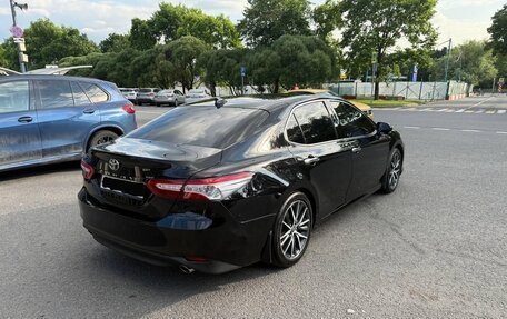 Toyota Camry, 2021 год, 3 550 000 рублей, 2 фотография