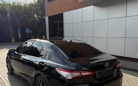 Toyota Camry, 2021 год, 3 550 000 рублей, 5 фотография