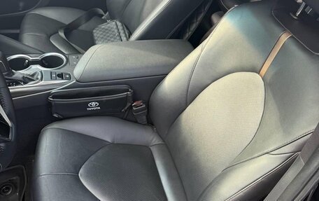 Toyota Camry, 2021 год, 3 550 000 рублей, 10 фотография