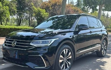 Volkswagen Tiguan II, 2022 год, 3 499 000 рублей, 1 фотография
