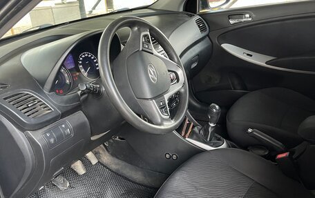 Hyundai Solaris II рестайлинг, 2011 год, 700 000 рублей, 14 фотография