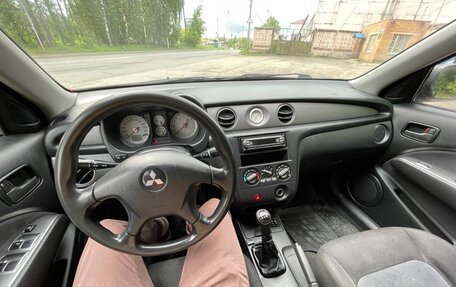 Mitsubishi Outlander III рестайлинг 3, 2004 год, 550 000 рублей, 4 фотография