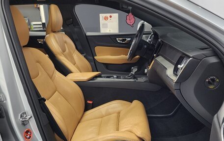 Volvo V60 Cross Country II, 2021 год, 2 684 000 рублей, 9 фотография
