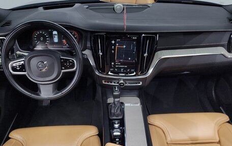 Volvo V60 Cross Country II, 2021 год, 2 684 000 рублей, 14 фотография
