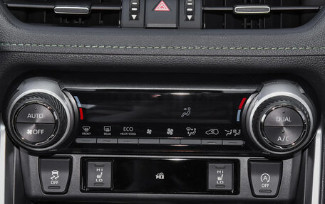 Toyota RAV4, 2024 год, 3 649 000 рублей, 15 фотография