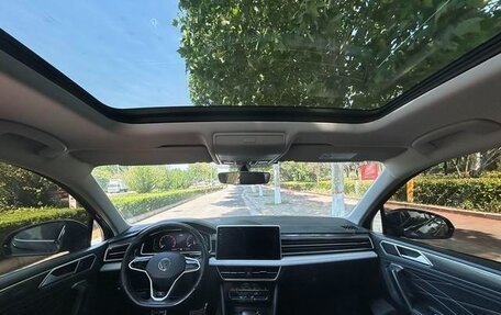 Volkswagen Tiguan II, 2022 год, 3 499 000 рублей, 7 фотография