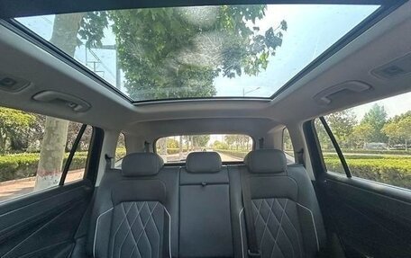 Volkswagen Tiguan II, 2022 год, 3 499 000 рублей, 16 фотография