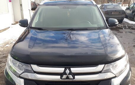 Mitsubishi Outlander III рестайлинг 3, 2018 год, 2 200 000 рублей, 3 фотография