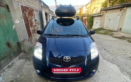 Toyota Yaris III рестайлинг, 2007 год, 670 000 рублей, 3 фотография