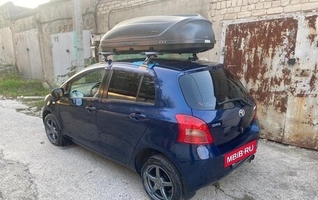 Toyota Yaris III рестайлинг, 2007 год, 670 000 рублей, 2 фотография