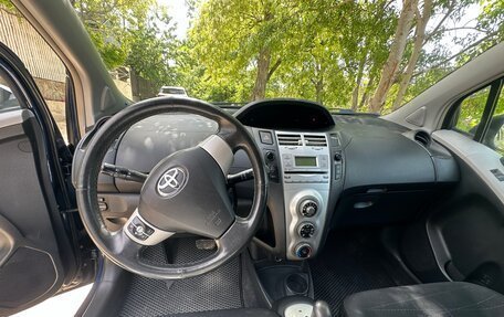 Toyota Yaris III рестайлинг, 2007 год, 670 000 рублей, 13 фотография