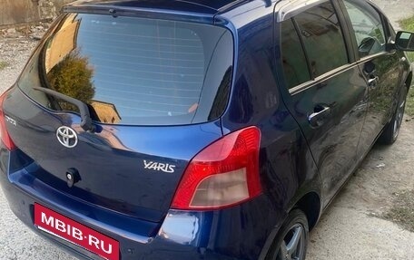 Toyota Yaris III рестайлинг, 2007 год, 670 000 рублей, 5 фотография