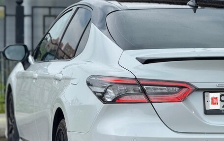 Toyota Camry, 2021 год, 3 490 000 рублей, 18 фотография