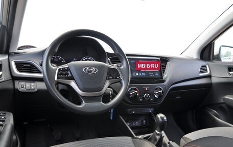 Hyundai Solaris II рестайлинг, 2018 год, 1 399 000 рублей, 13 фотография